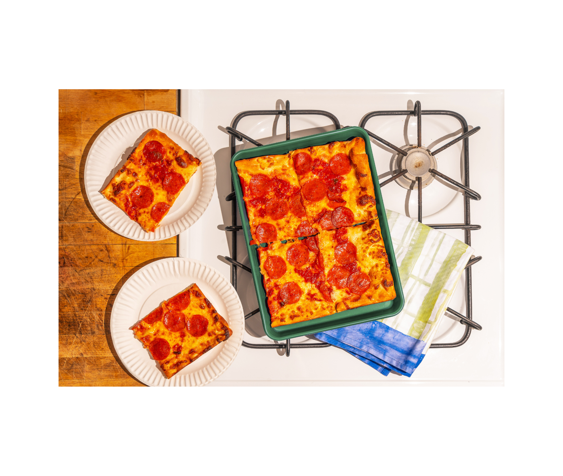 02-little-sheet-broccoli-lifestyle_d10b8208-cc7b-488b-9553-94f7f012b4ab.png