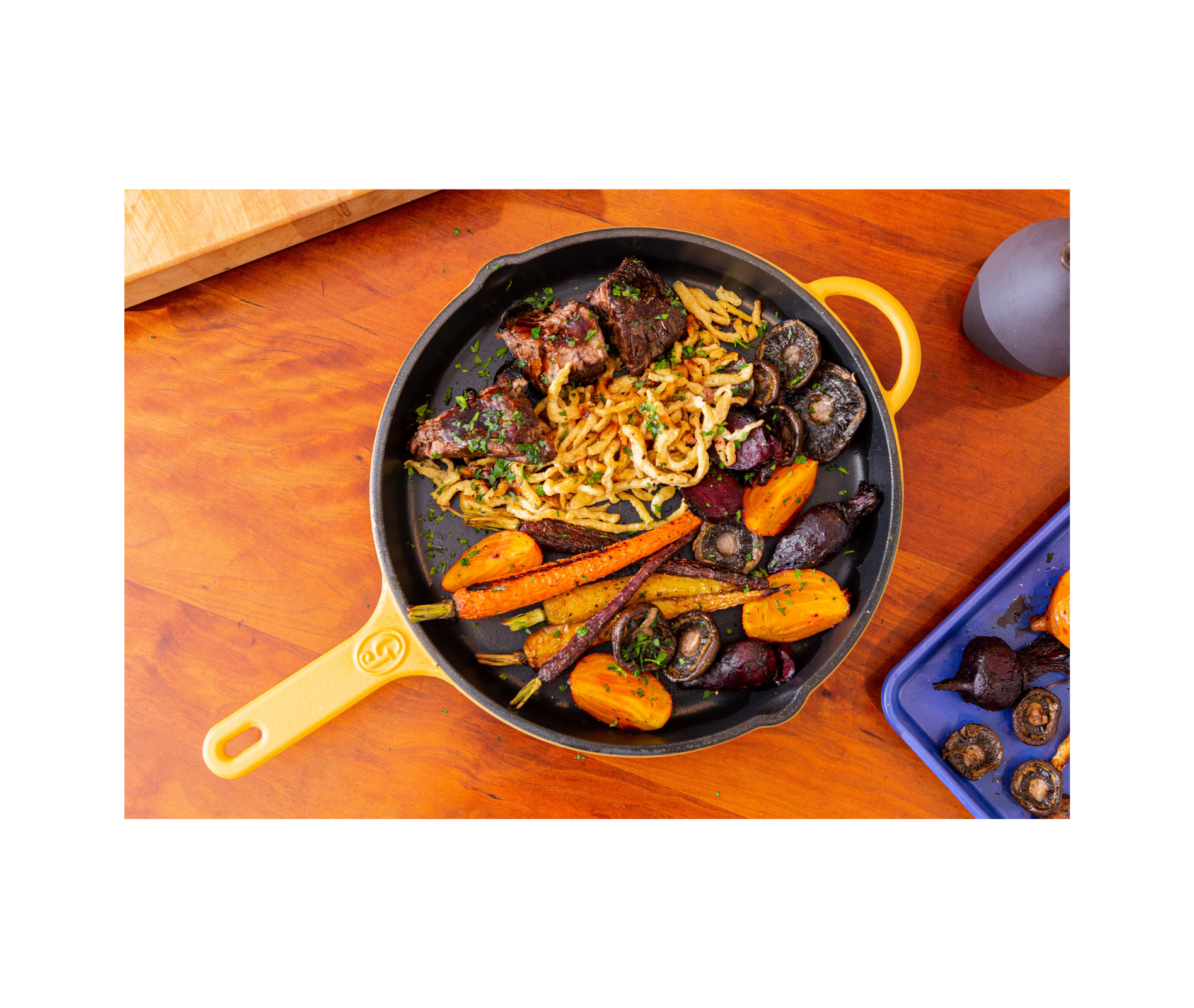 03-king-sear-mustard-lifestyle.png